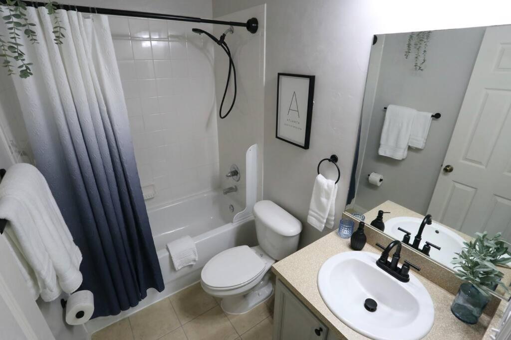 Renovated Modern Industrial Suite 2 Bedroom Condo Gainesville Eksteriør billede